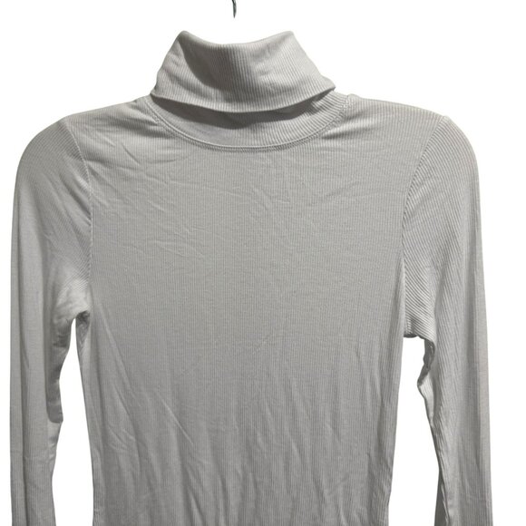 White Ribbed Turtleneck Top Long Sleeve Layering Classic Sz M Sweet Romeo NEW - Picture 1 of 5